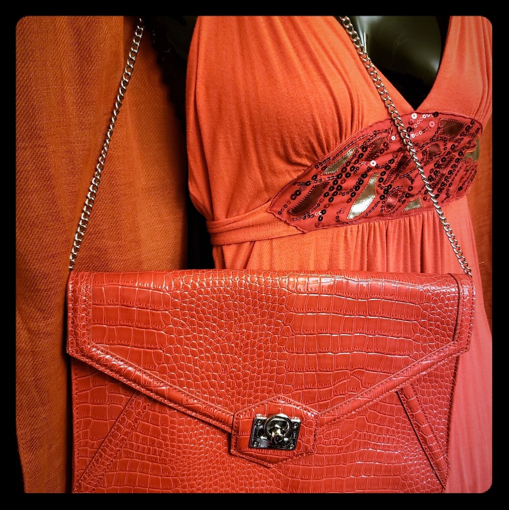 Coral Purse w/silver Chain & Apple Bottom Halter